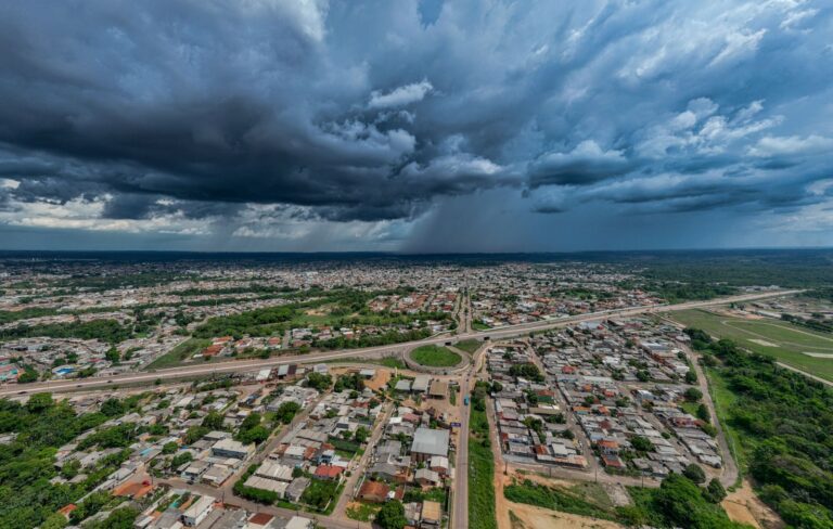 Onda de calor muito forte se espalha sobre o Brasil