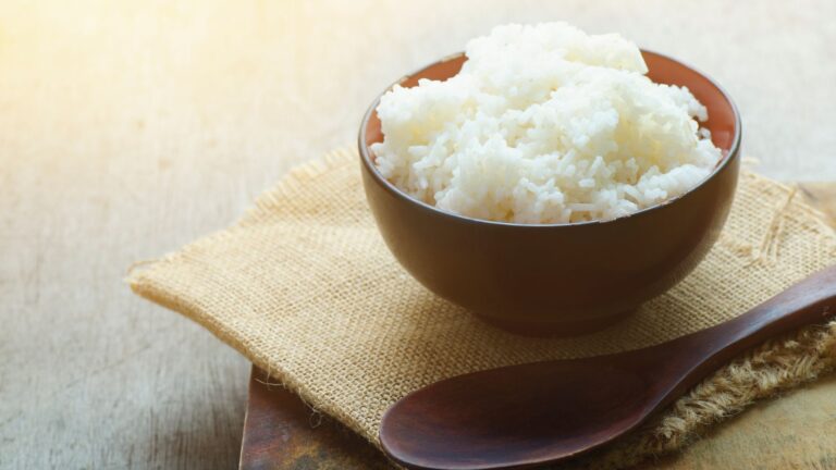 Como fazer arroz no microondas bem rapidinho